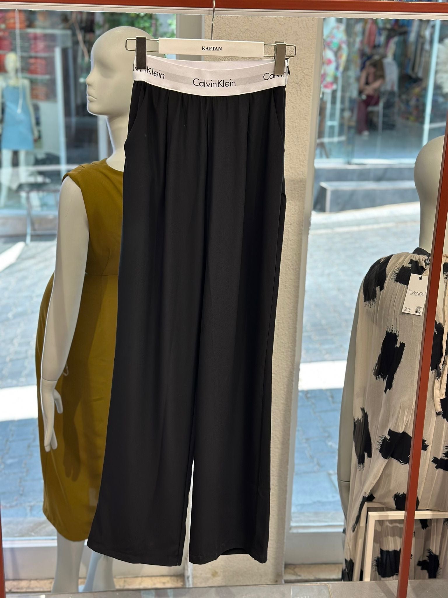 Siyah devila pantolon