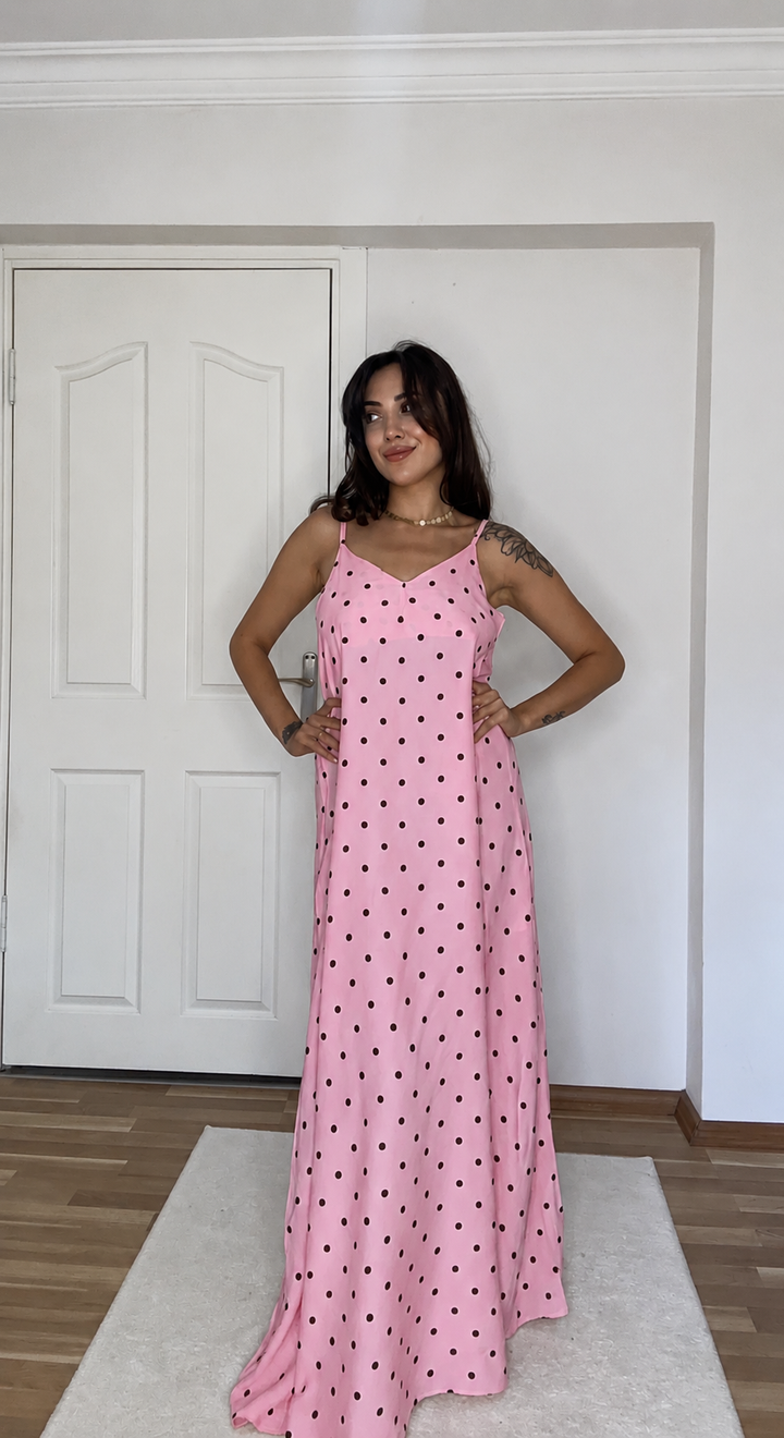 Puantiyeli pembe