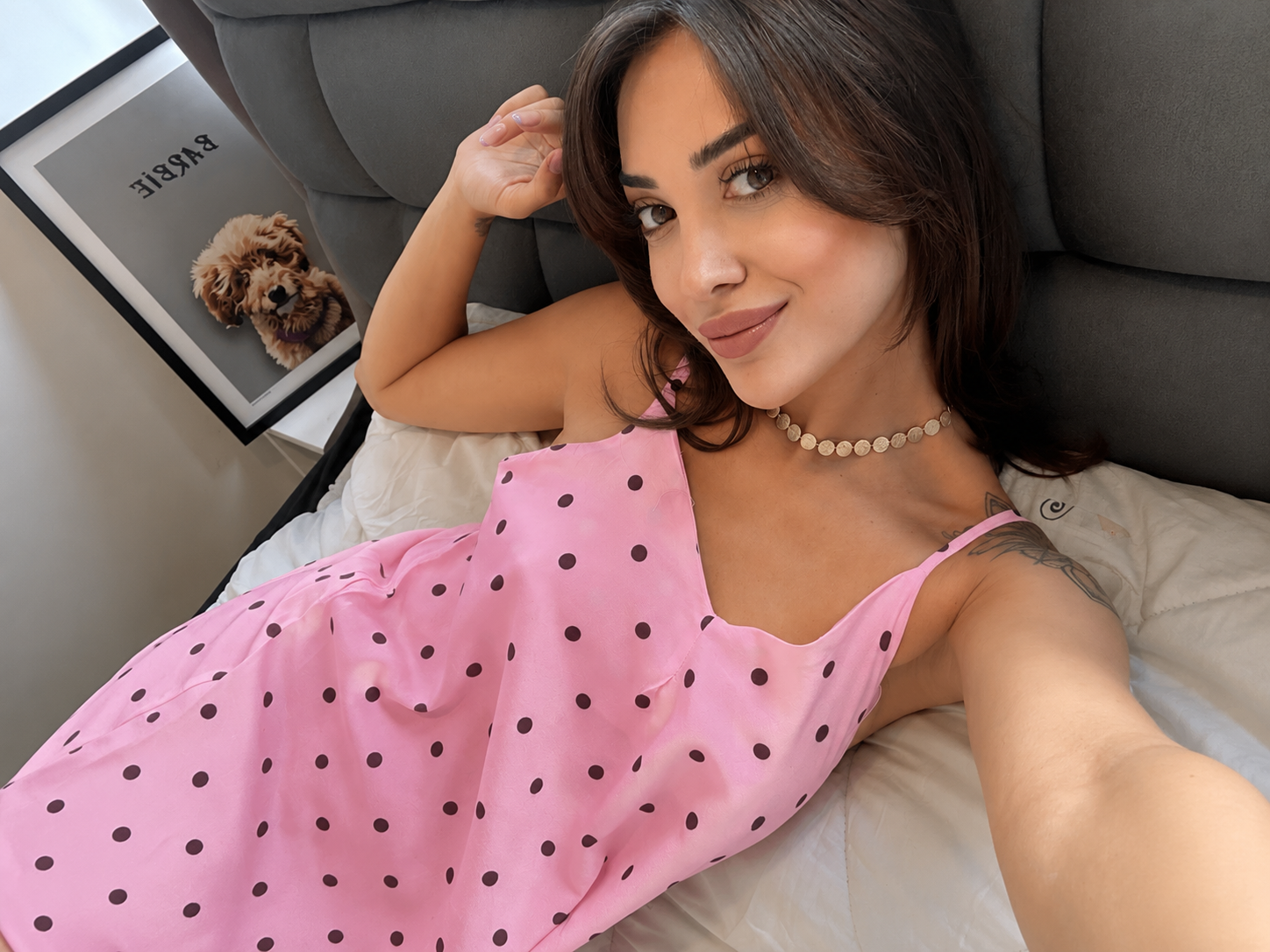 Puantiyeli pembe