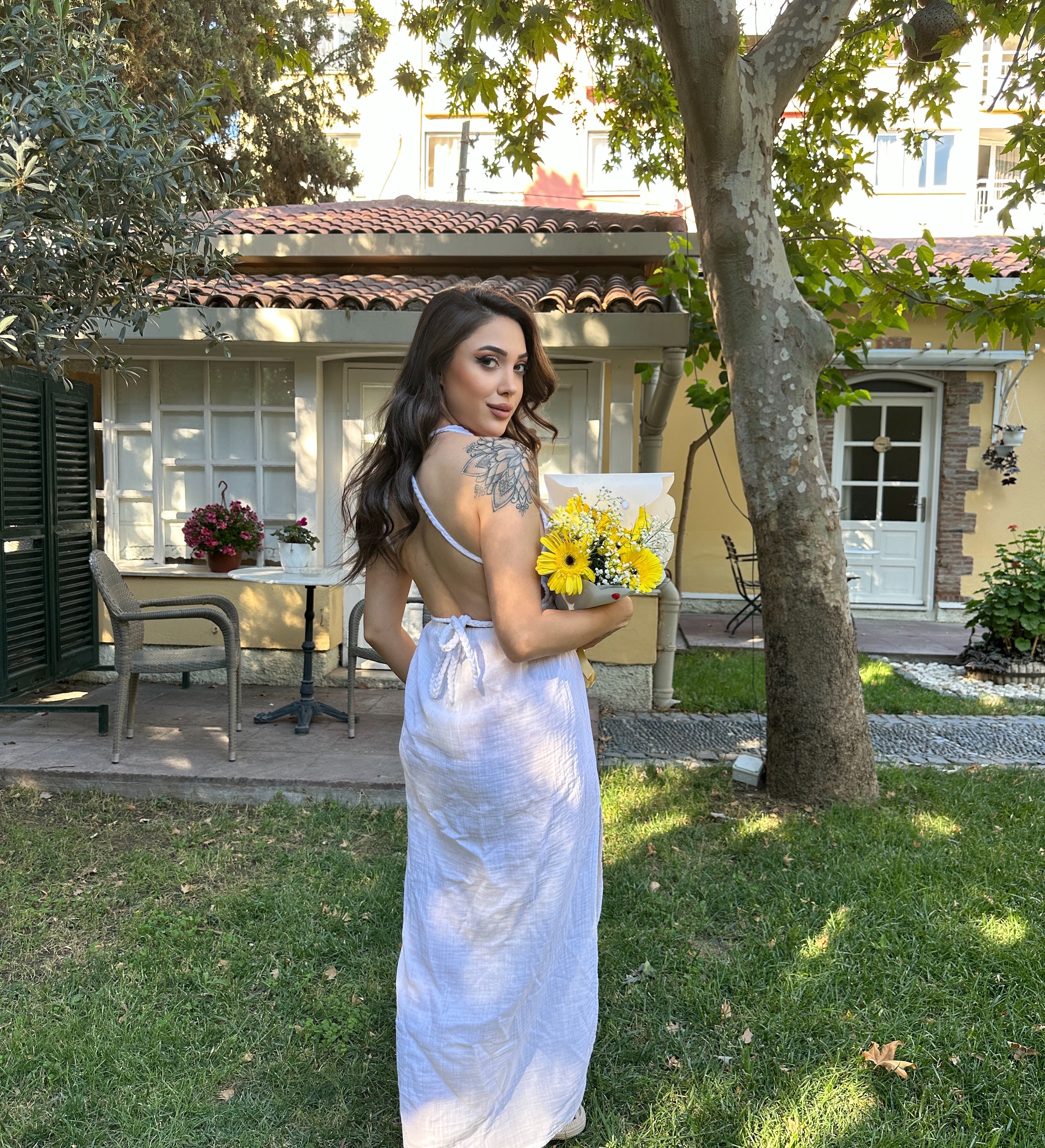 Beyaz müslin elbise