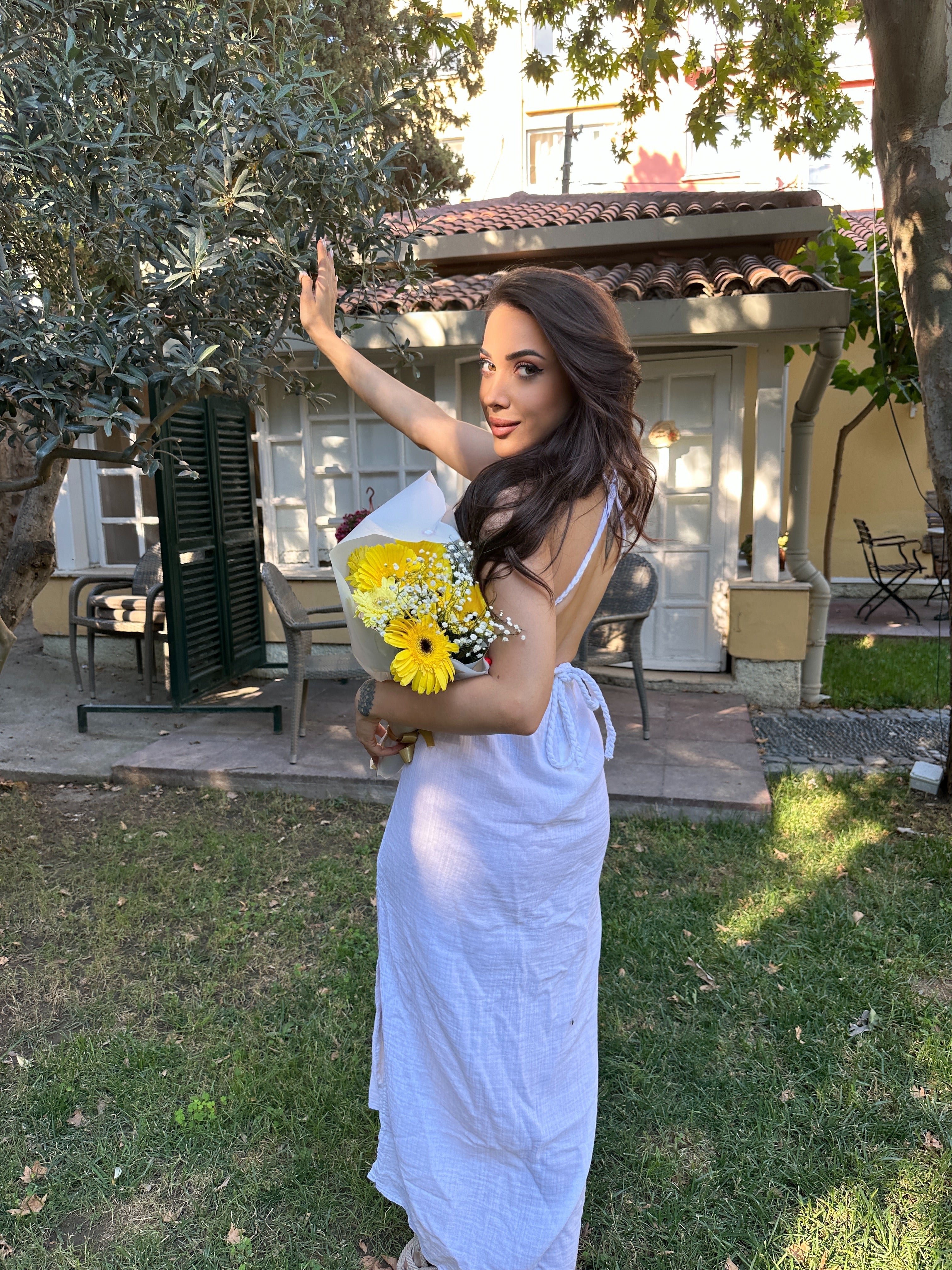 Beyaz müslin elbise