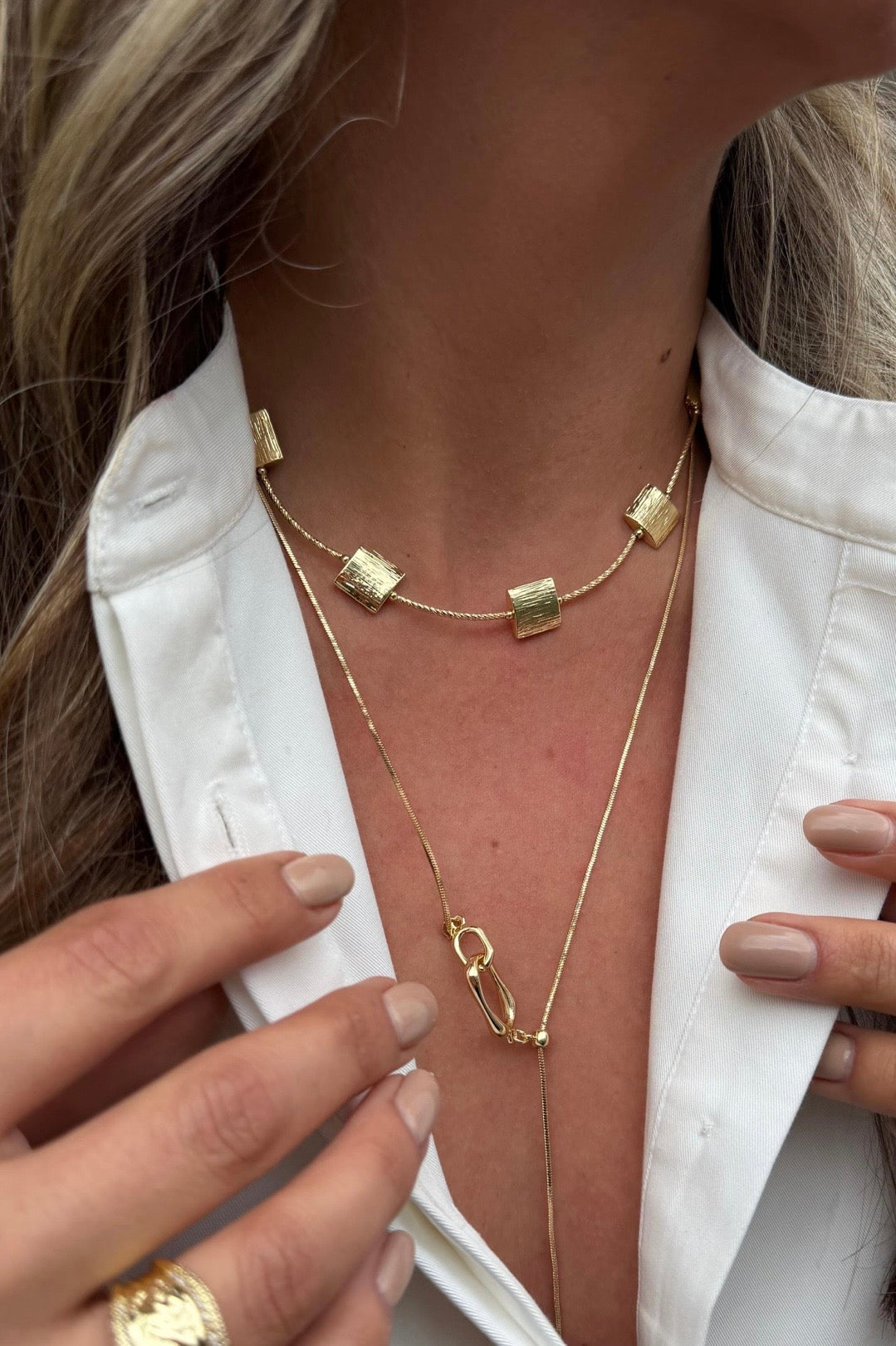 Kara detay gold küpe