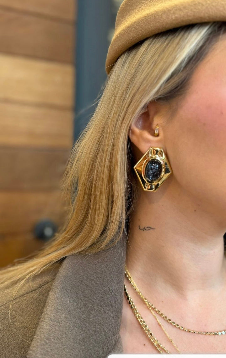 Çelik taşlı gold küpe