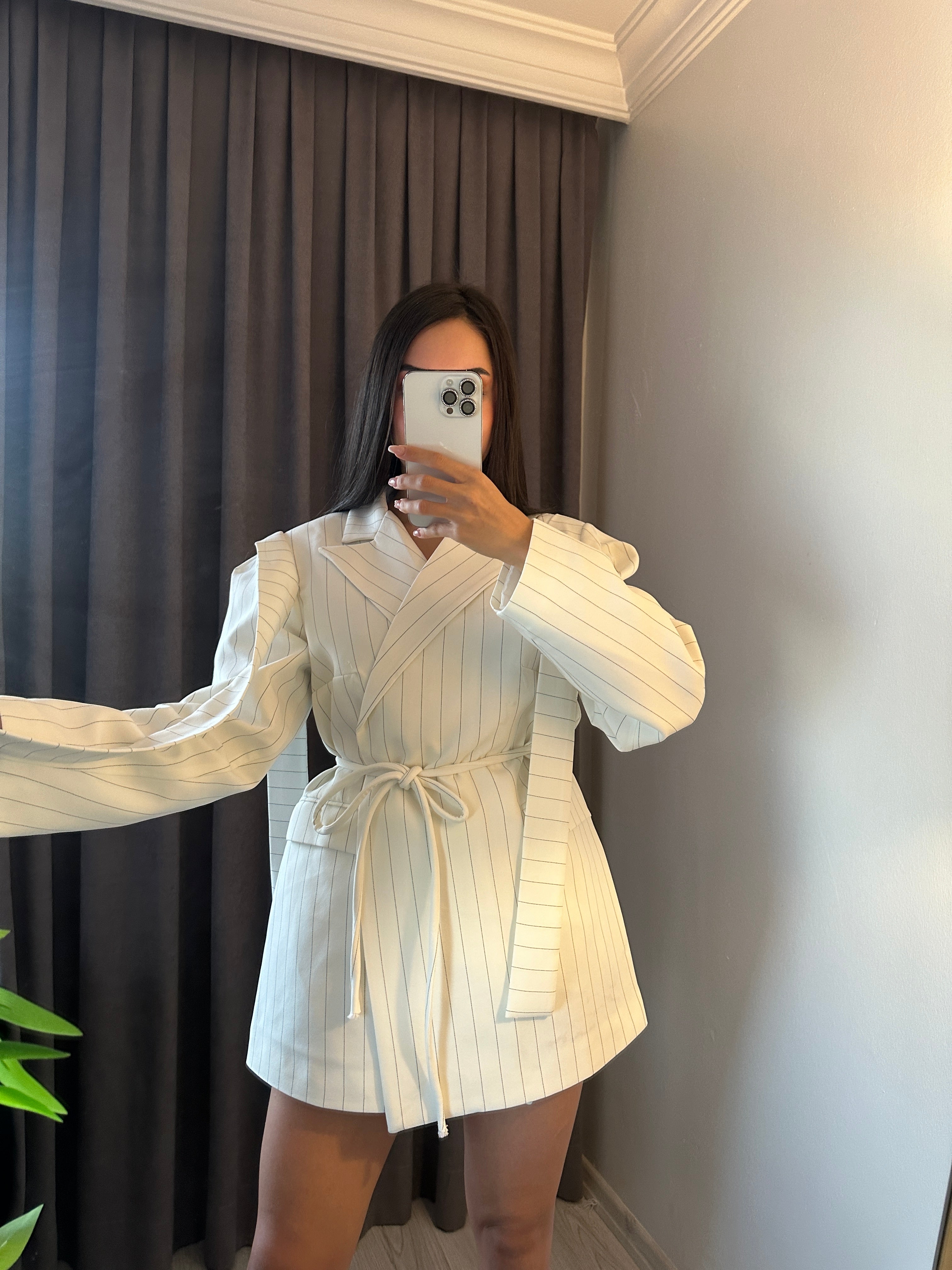 Bella beyaz çizgili blazer