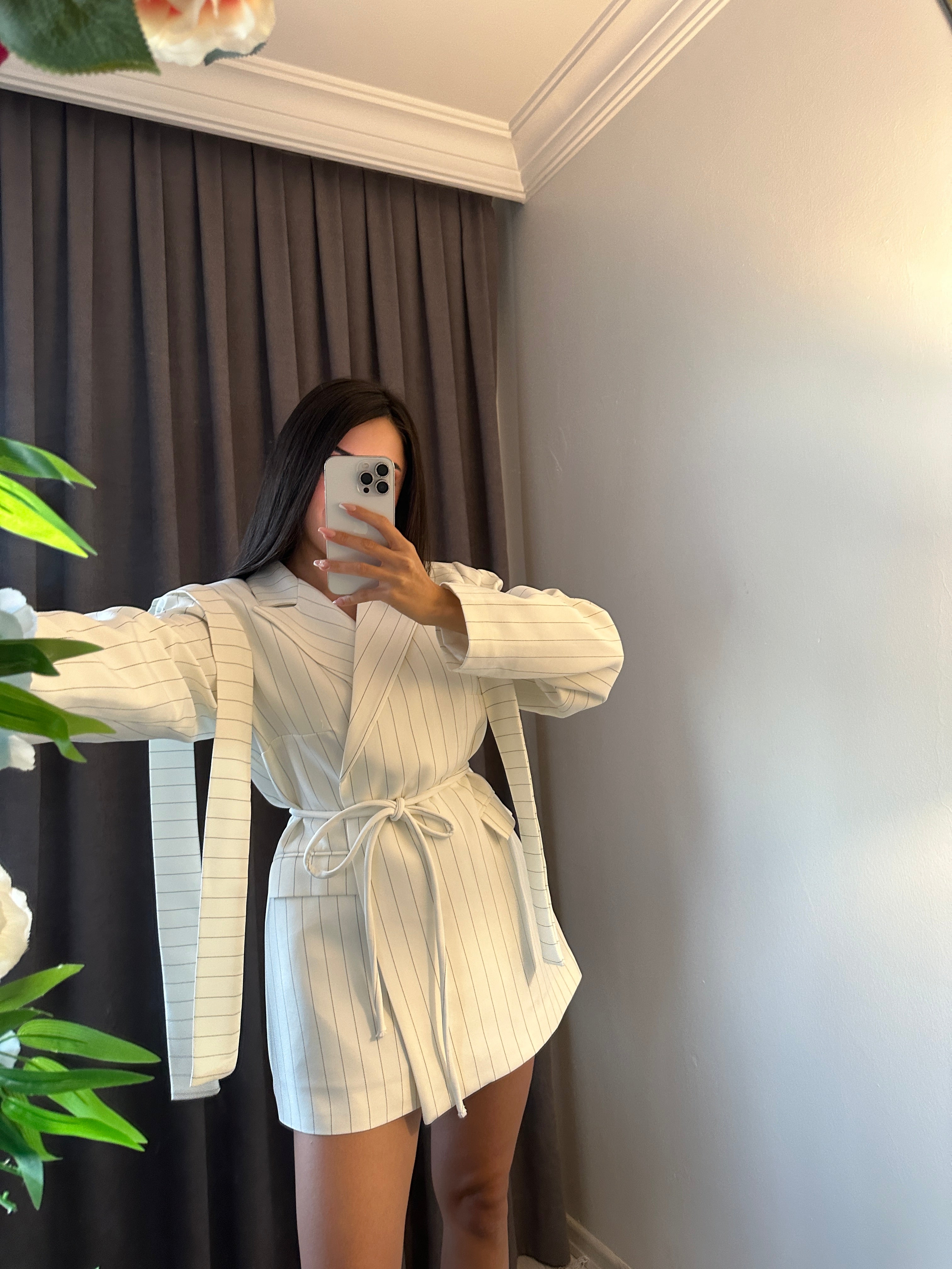 Bella beyaz çizgili blazer