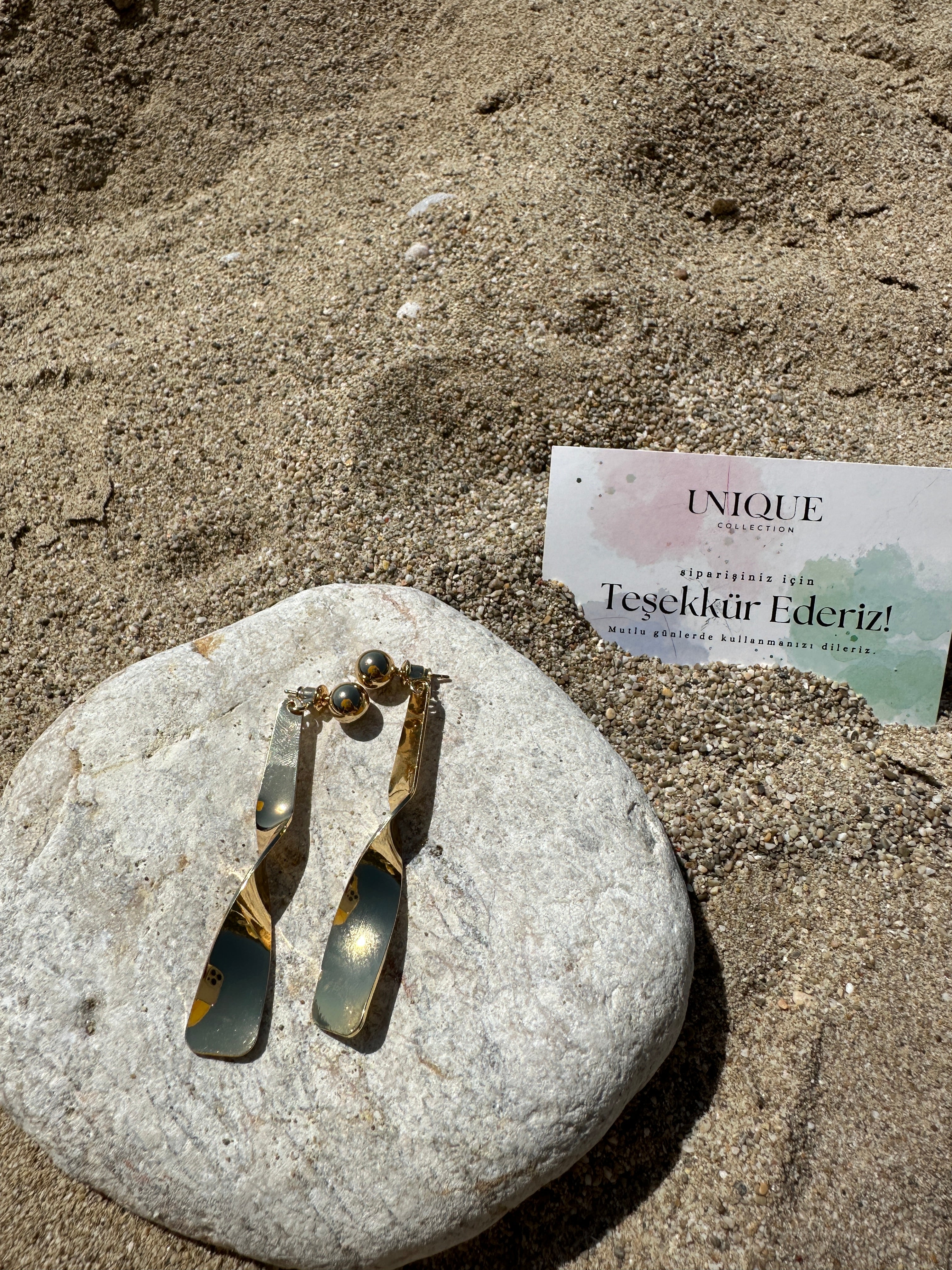 Gold detay şila küpe