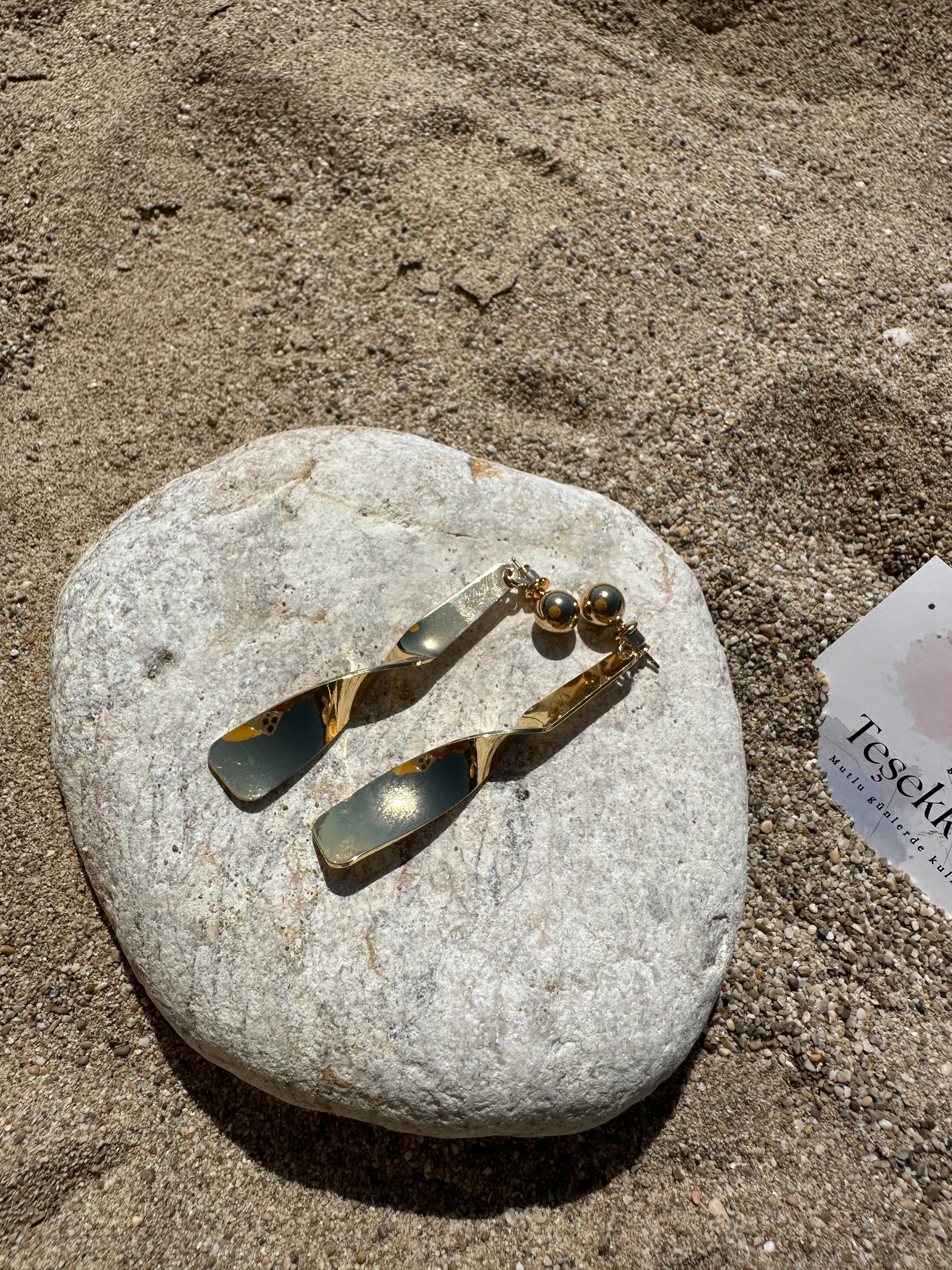 Gold detay şila küpe