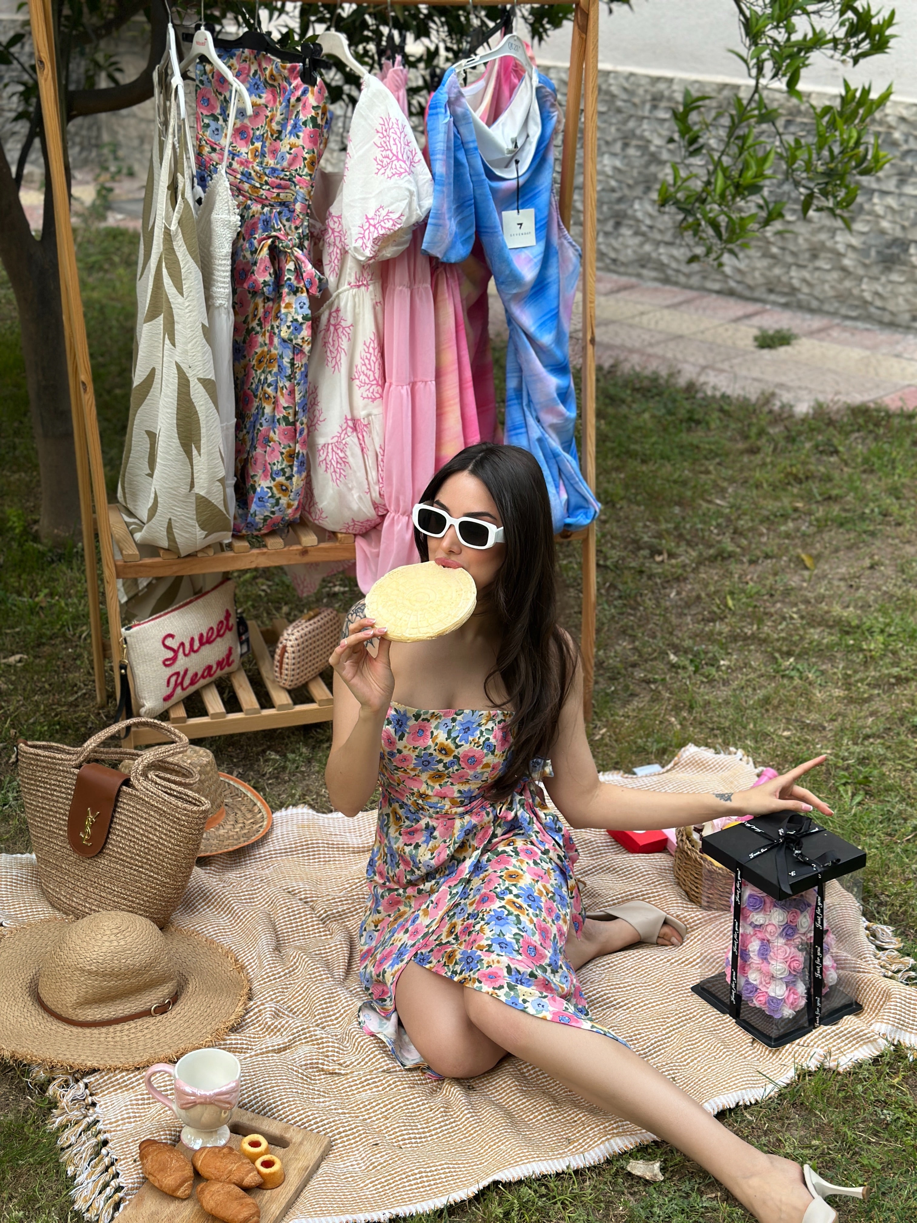 Çiçekli elbise