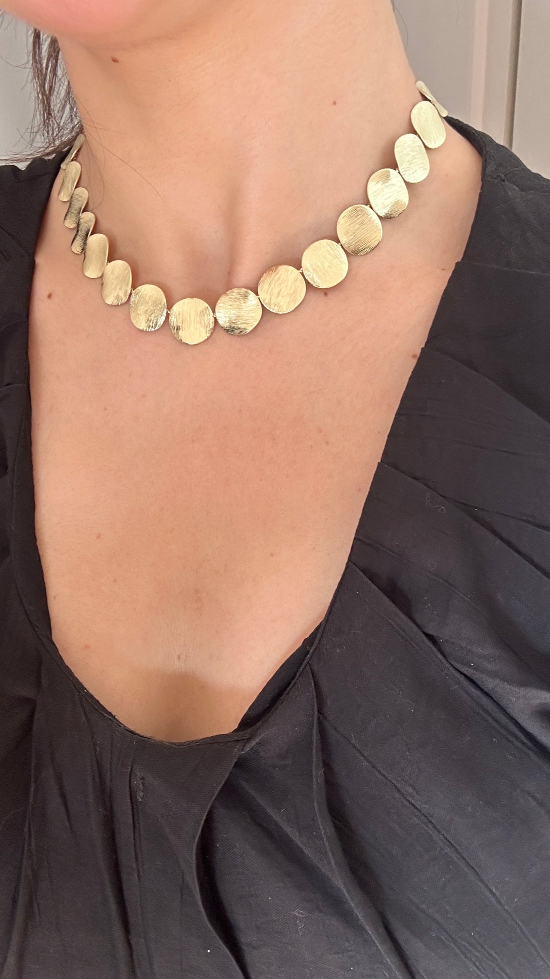 Gold asivas kolye